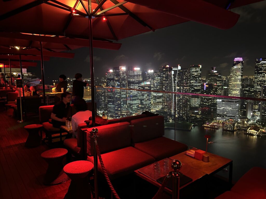 シンガポールのおすすめレストラン&グルメ:CÉ LA VI - THE CLUB LOUNGE