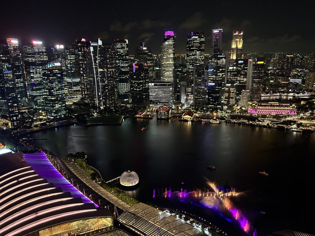 シンガポールのおすすめレストラン&グルメ:CÉ LA VI - THE CLUB LOUNGE