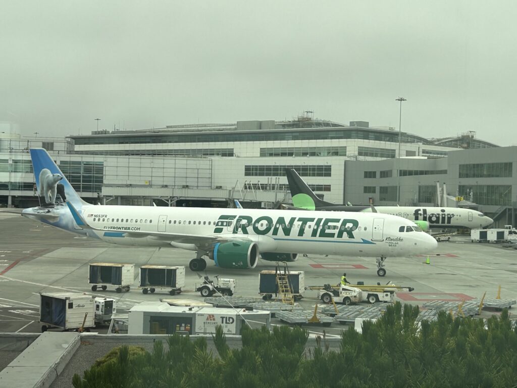 フロンティア航空でラスベガスへ移動