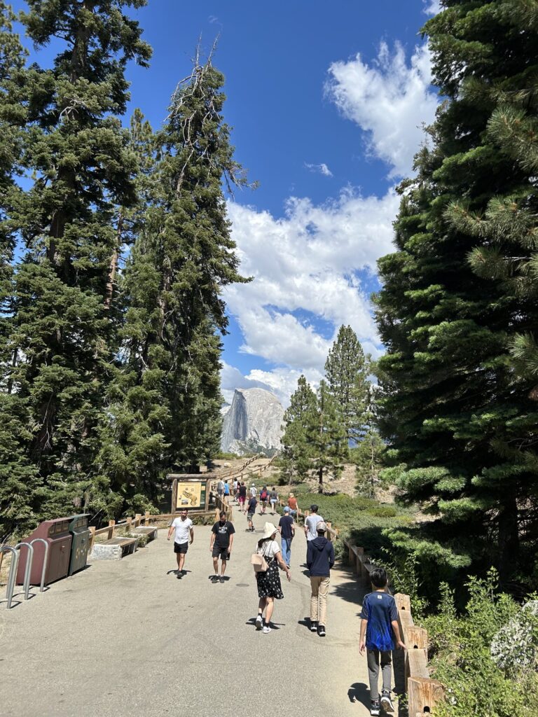 ヨセミテ国立公園観光：ハーフドームを間近に感じられる絶景スポット「Glacier Point」