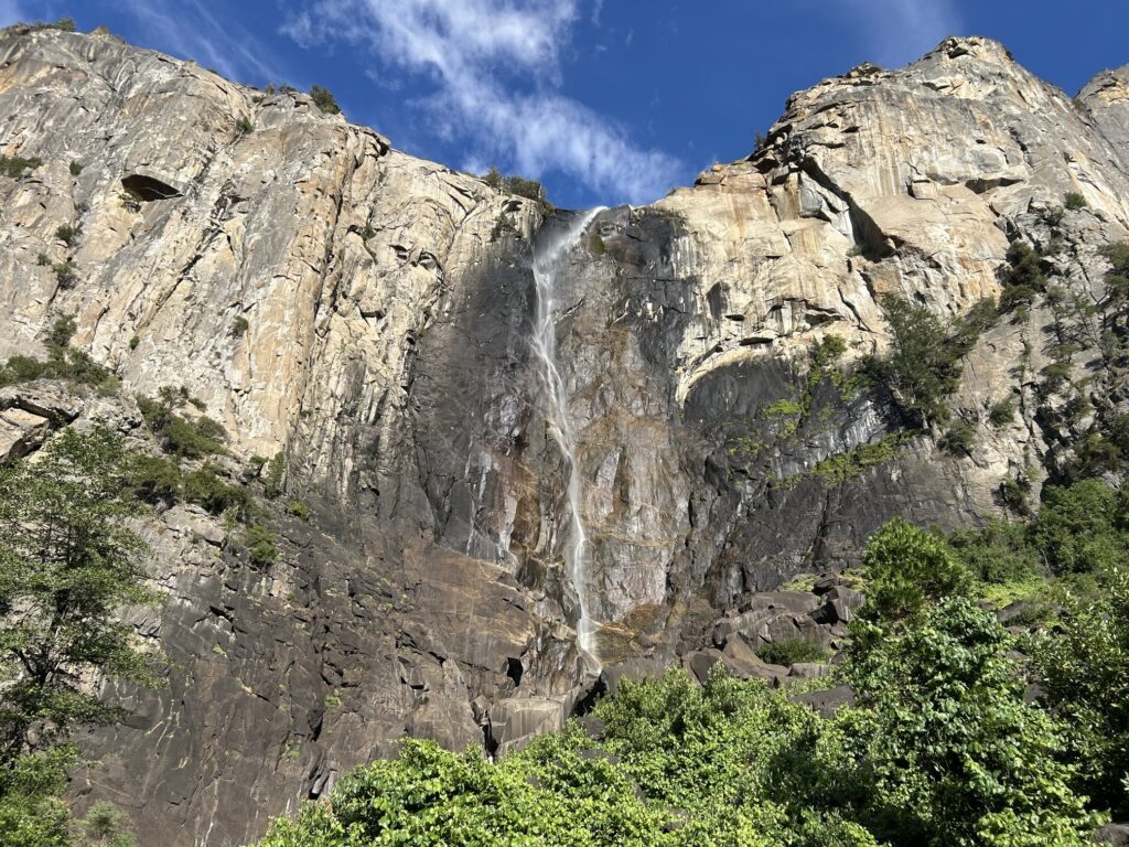 ヨセミテ国立公園観光：ブライダルベール滝（Bridalveil Fall）