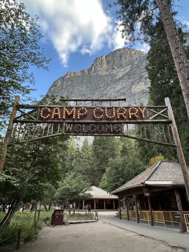 ヨセミテ国立公園観光：ヨセミテ国立公園内でテント泊！「Curry Village」