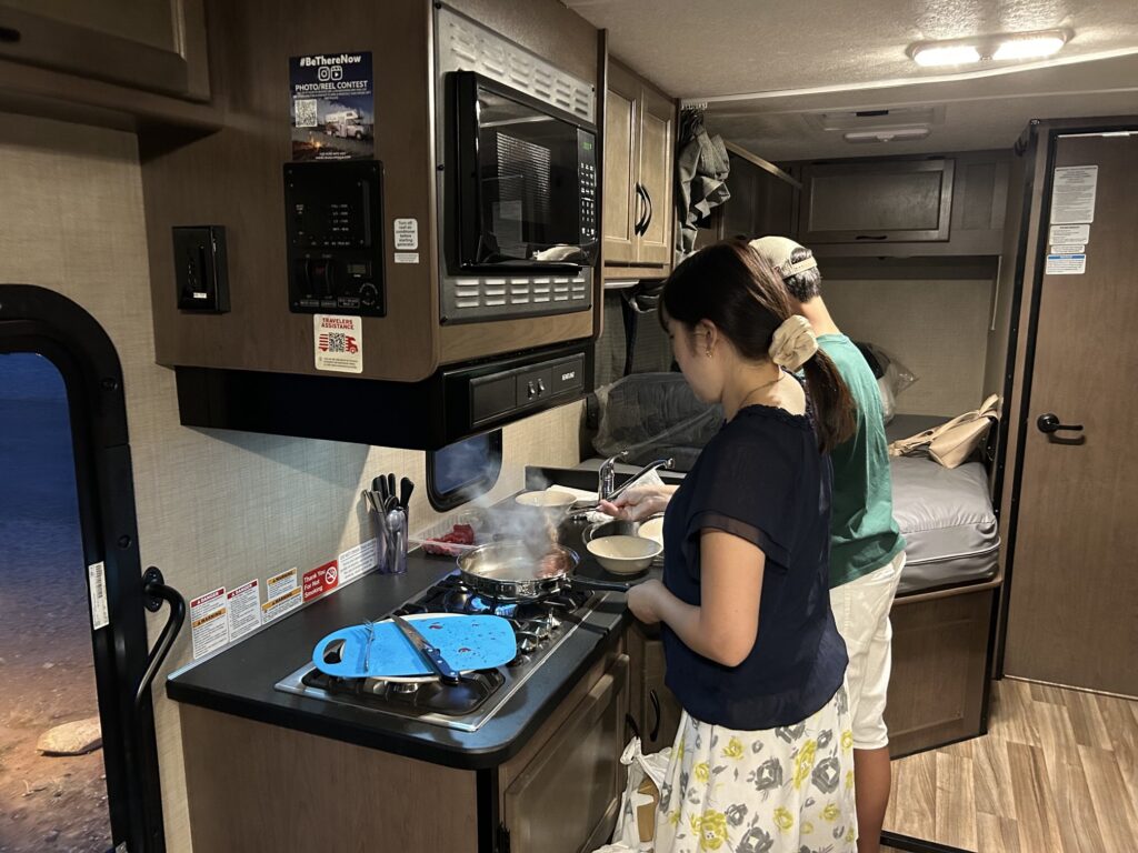 アメリカでキャンピングカー旅:「RVパーク」での接続方法(電源・水道・排水)