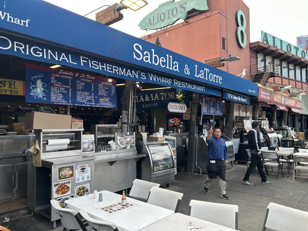 サンフランシスコ観光:フィッシャーマンズワーフの屋台でダンジネスクラブ