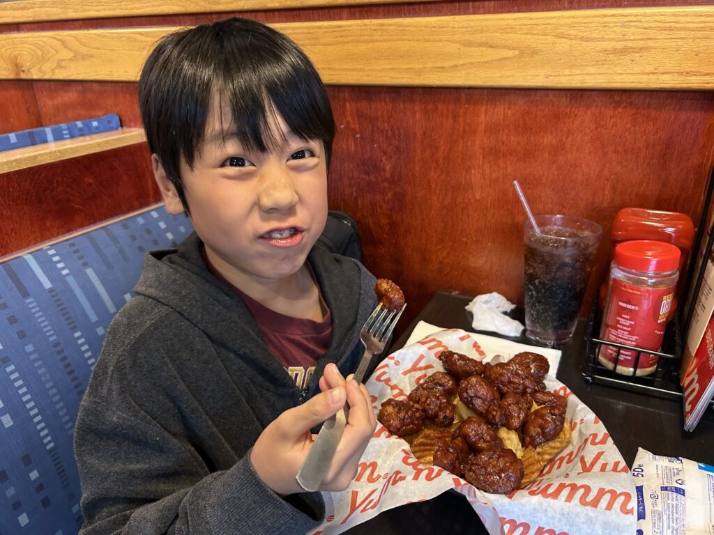 アメリカ・ハンバーガーチェーン巡り：Red Robin Gourmet Burgers and Brews