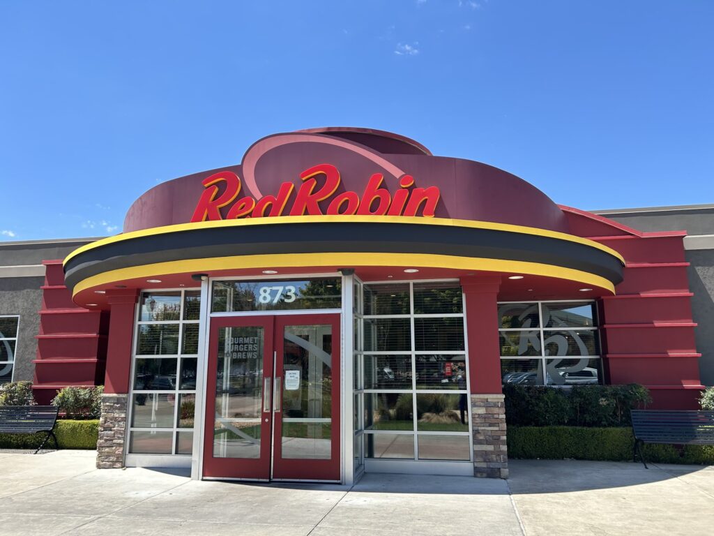 アメリカ・ハンバーガーチェーン巡り：Red Robin Gourmet Burgers and Brews