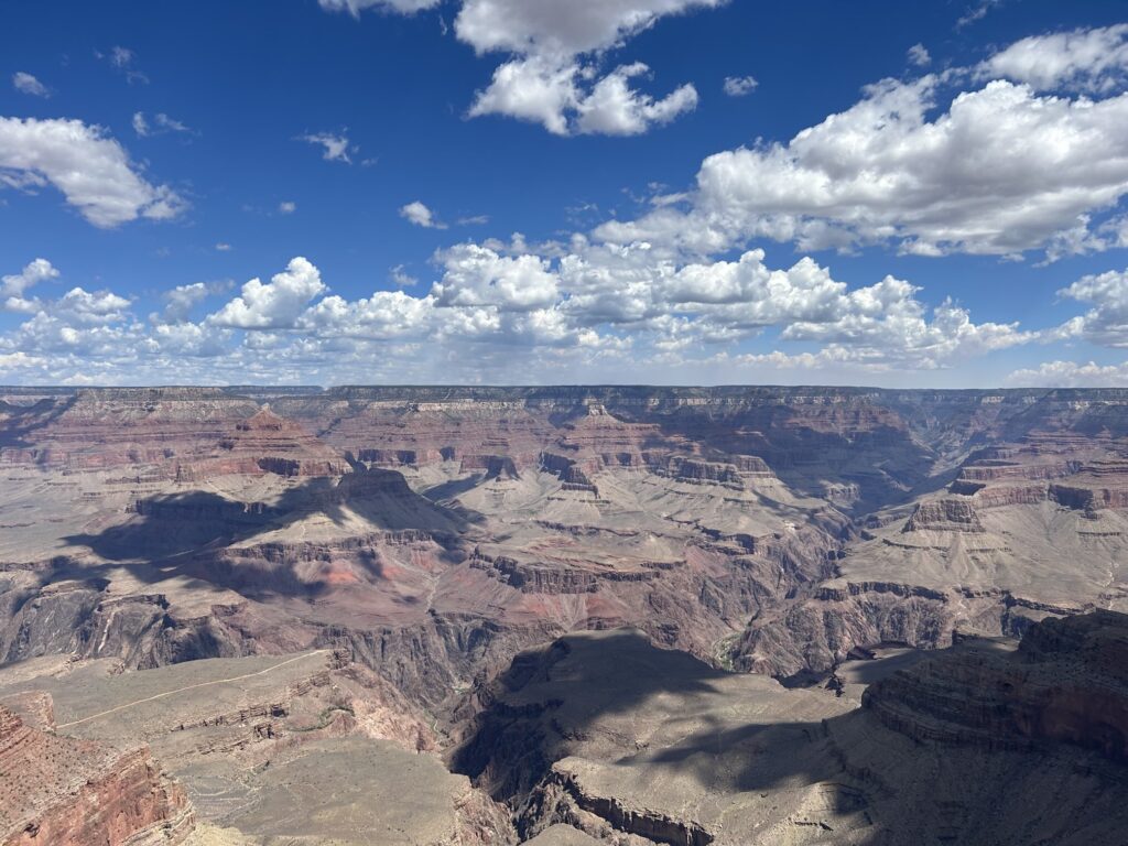 グランドキャニオン国立公園屈指の人気展望台「マーサー・ポイント（Mather Point）」