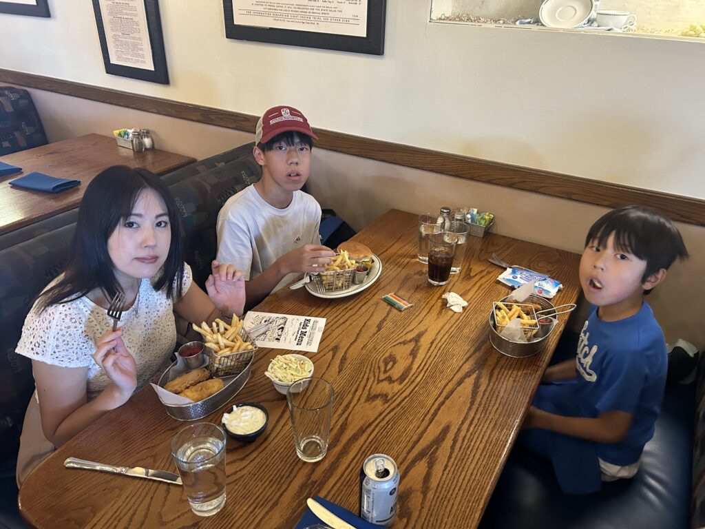 グランドキャニオン国立公園でのランチ：「Bright Angel Lodge」内のレストラン「Arizona Steakhouse」