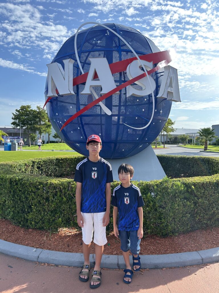 ケネディ宇宙センター・ビジターコンプレックスに到着