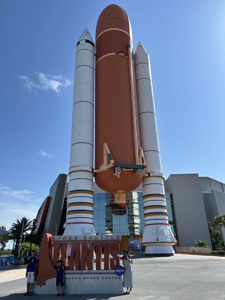 ケネディ宇宙センター・ビジターコンプレックス：Space Shuttle Atlantis