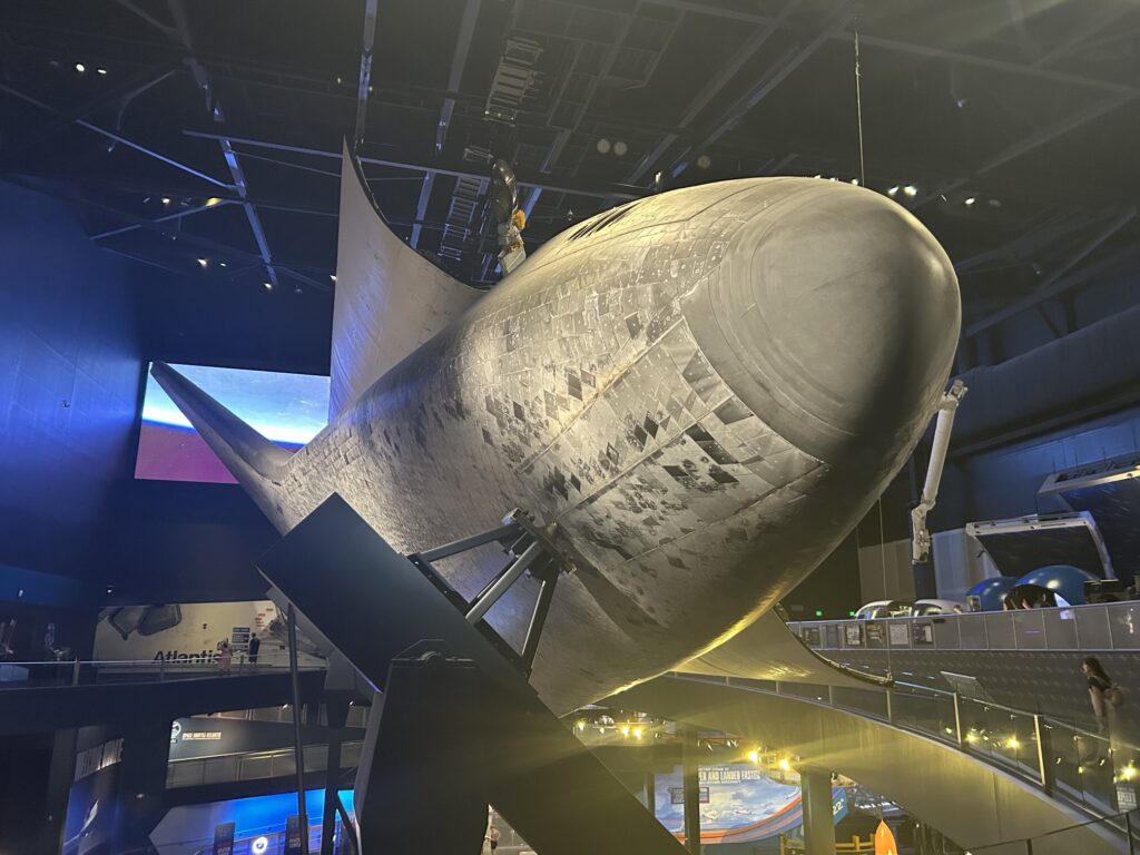 ケネディ宇宙センター・ビジターコンプレックス：アトランティス号（オービタ）