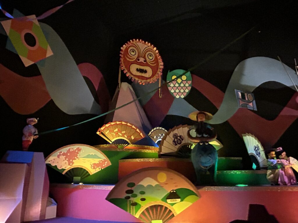 ウォルト・ディズニー・ワールド(WDW):マジック・キングダム・パークの人気のアトラクション「it's a small world」