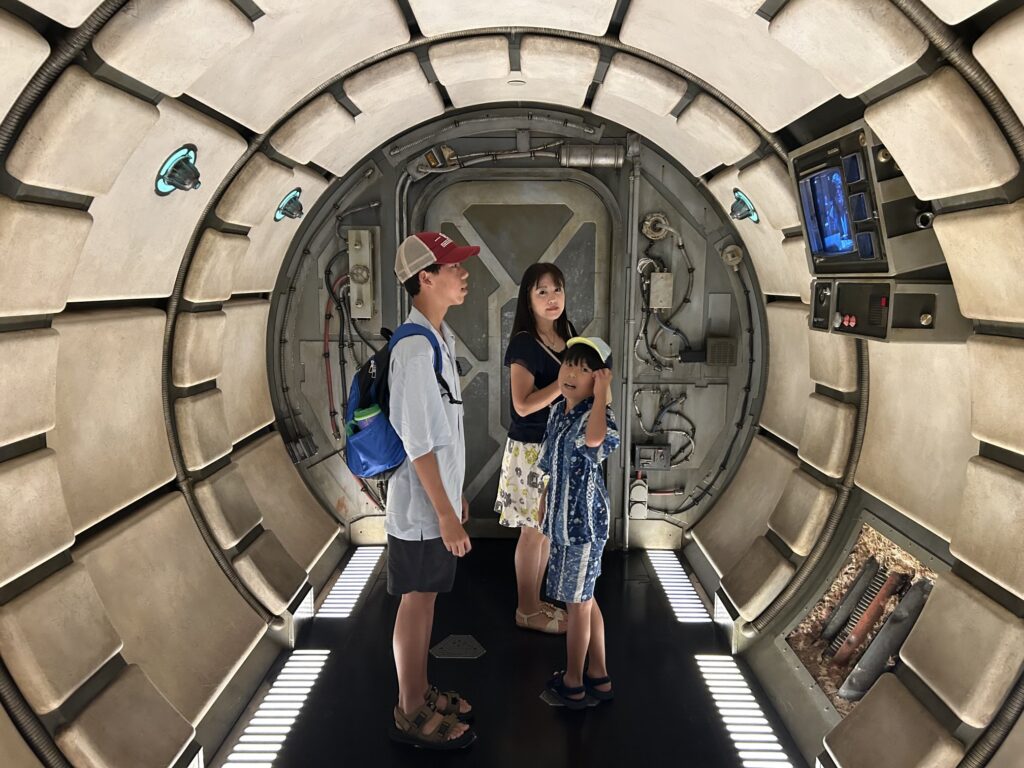 Millennium Falcon: Smugglers Run体験中の様子