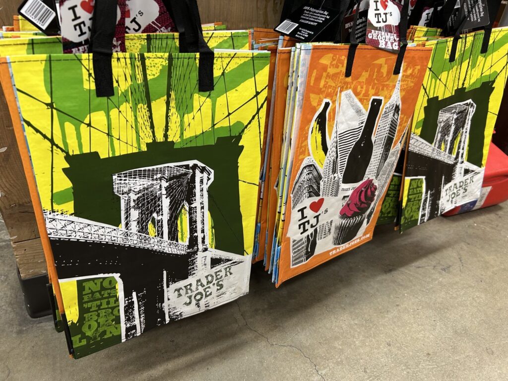 TRADER JOE'Sでお土産探し