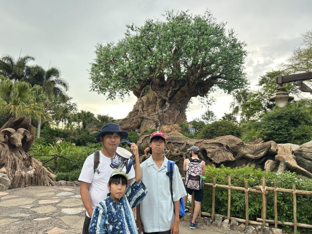 アニマル・キングダム閉園後も並べる「Avatar Flight of Passage」