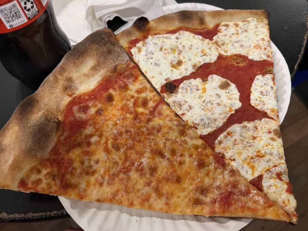 ニューヨークの人気ピザ屋「Joe's Pizza」