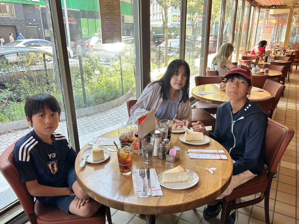 ブルックリンの「Junior's Restaurant & Bakery」
