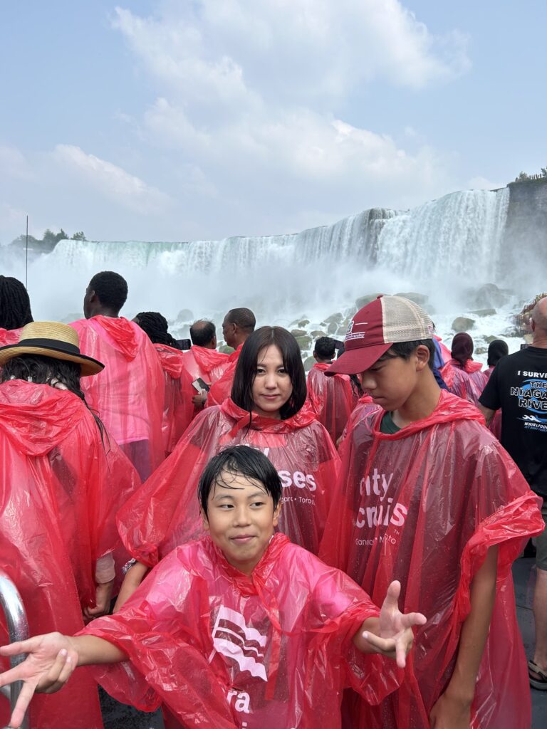 ナイアガラの滝・ボートツアー「Voyage to the Falls」