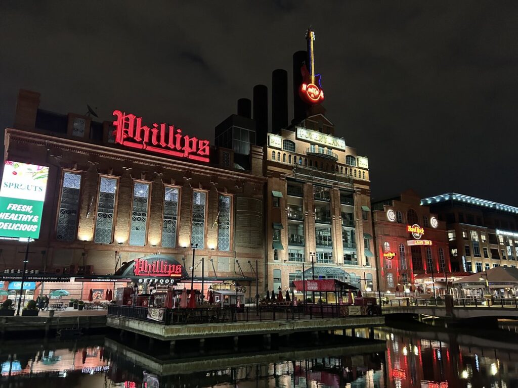 インナー・ハーバー北岸のPhillips Seafood