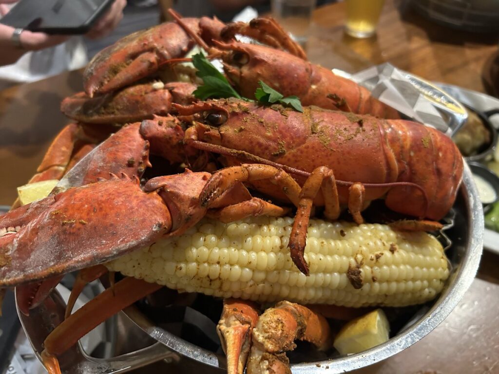 Phillips SeafoodのMaine Lobster Bake For Two