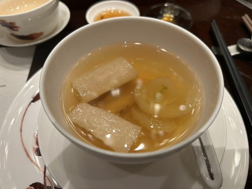 金沙厅の松茸スープ