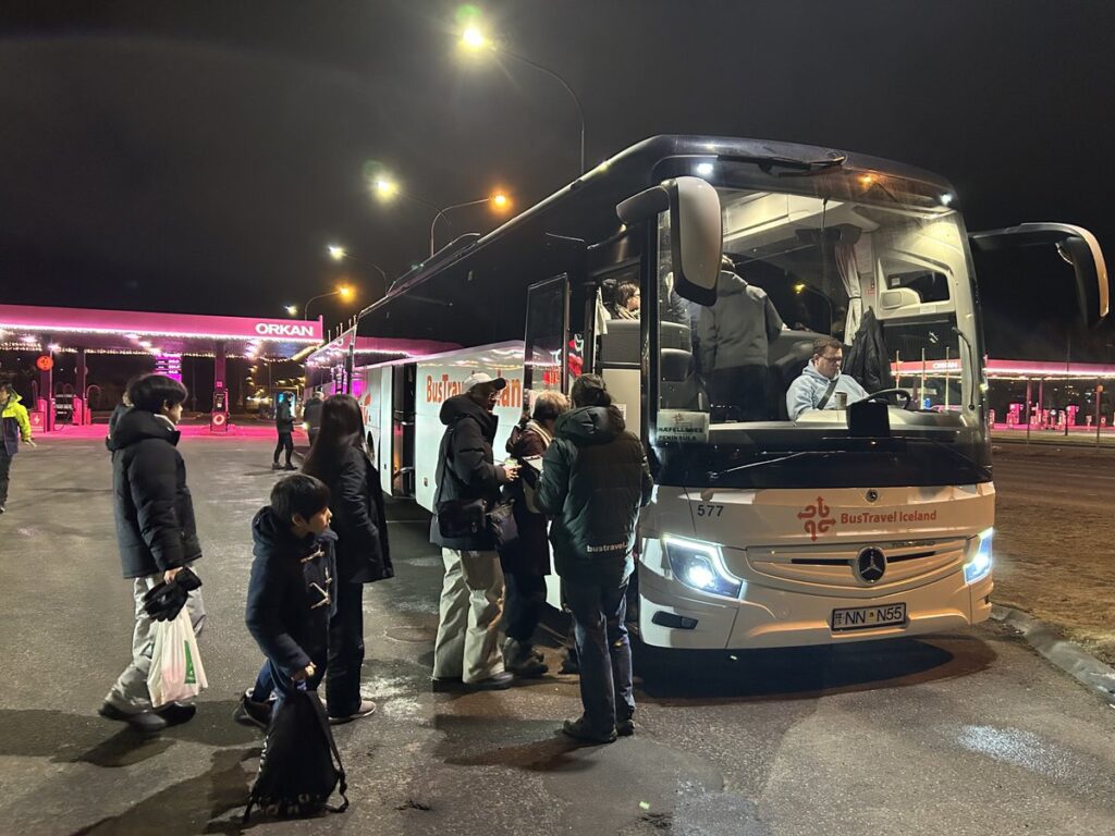 BusTravel Islandの大型ツアーバス