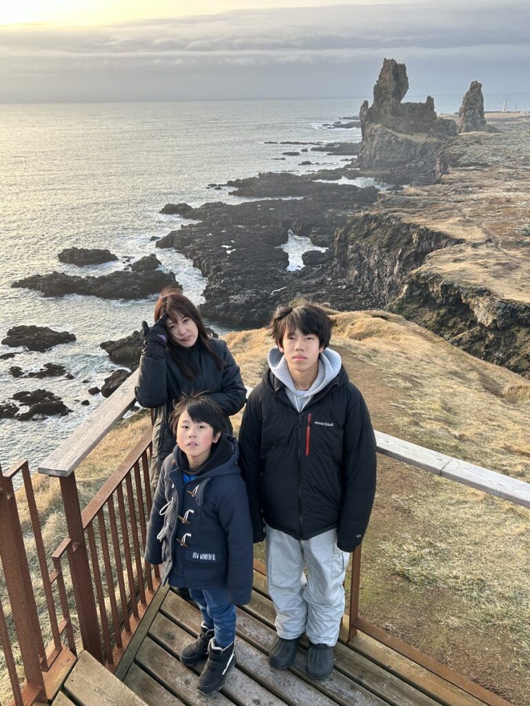 ロゥンドランガル(Londrangar)の奇岩