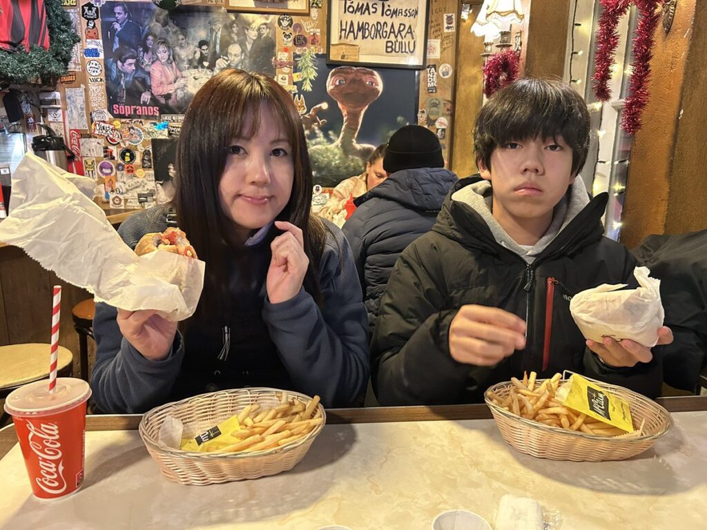 Tommi’s Burger Jointのハンバーガー