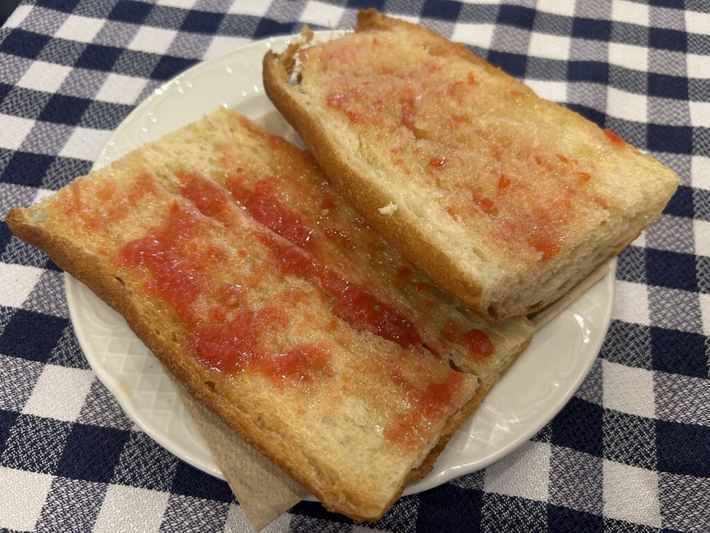 カタルーニャ名物パン・コン・トマテ