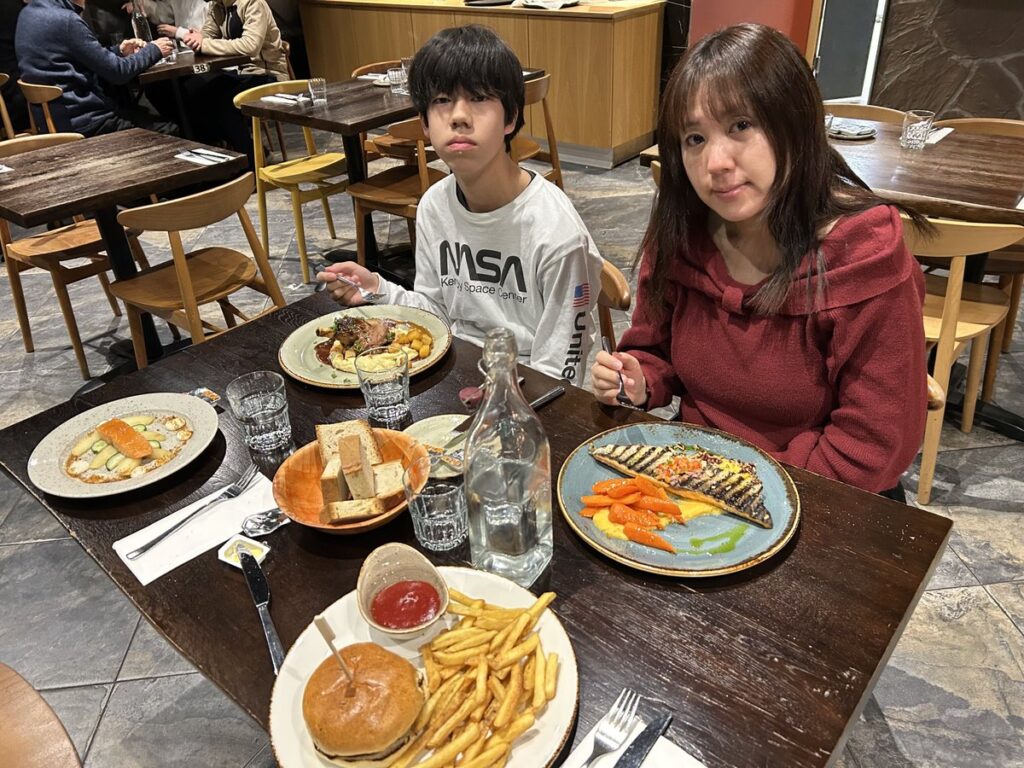 Hótel Skógafossのレストランで夕食