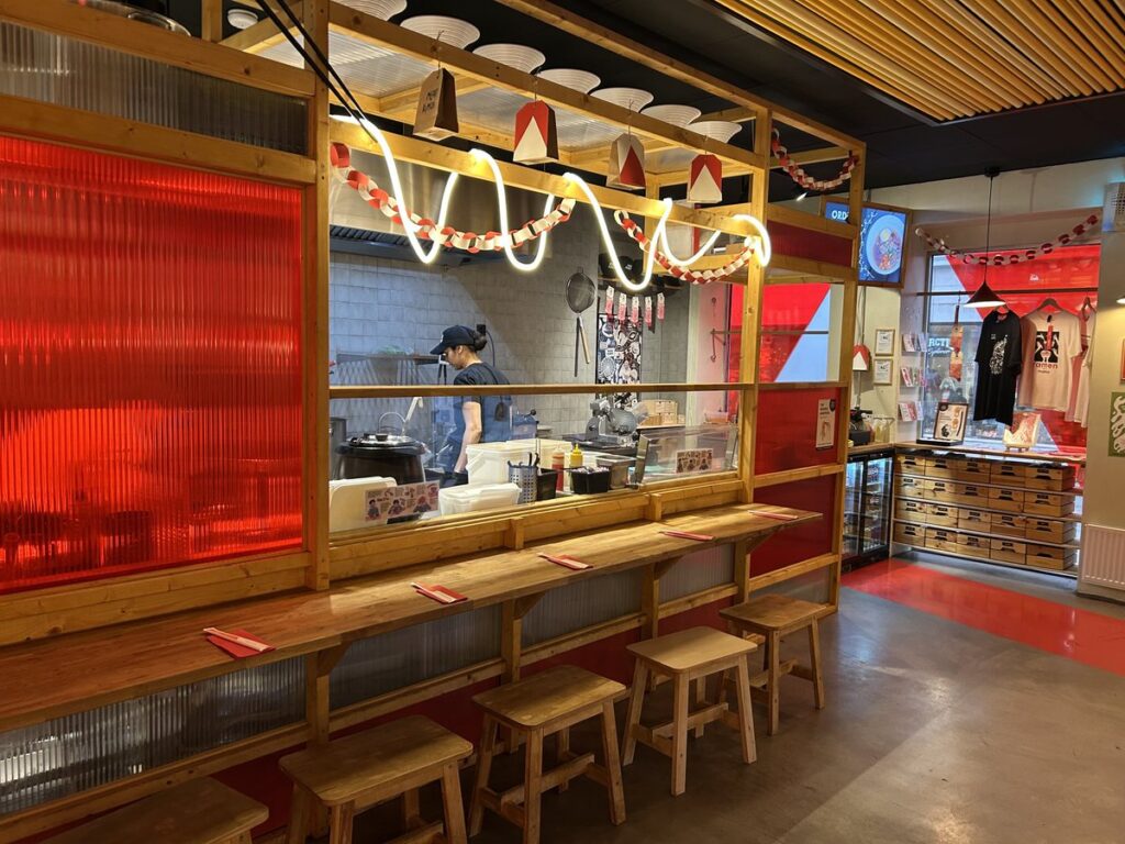 Ramen momoの店内