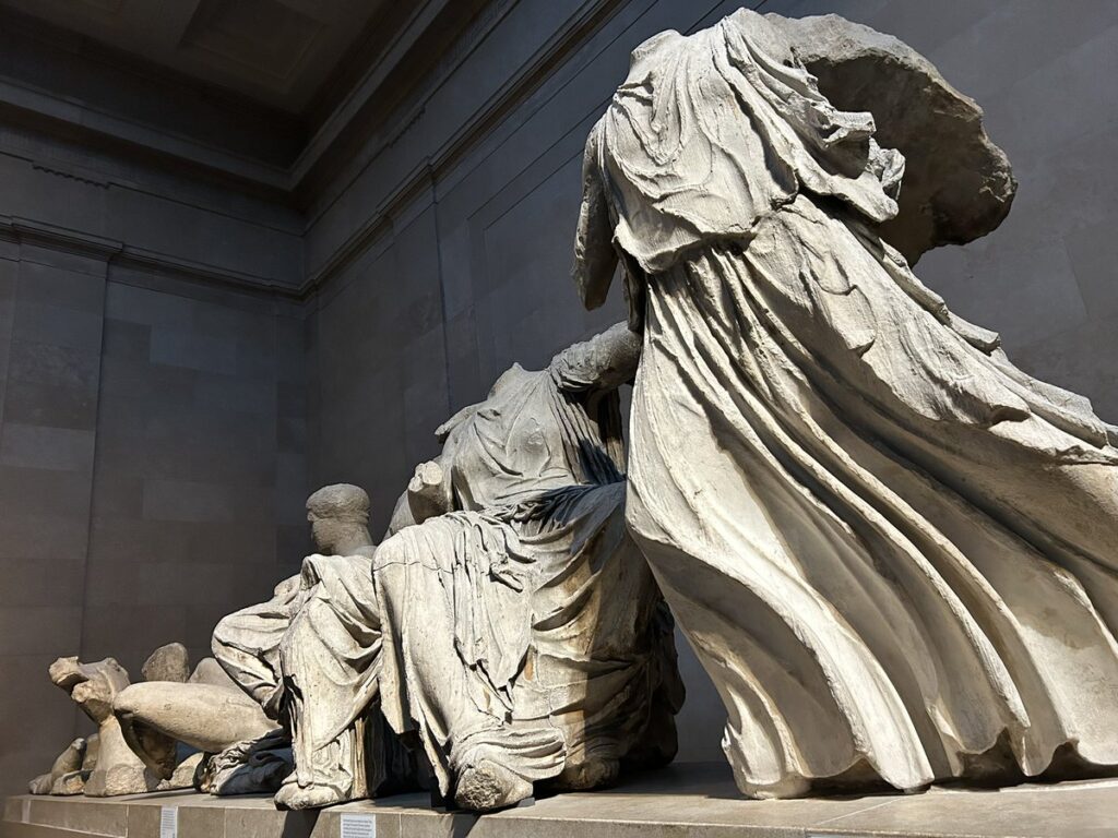大英博物館のパルテノン神殿彫刻のクローズアップ