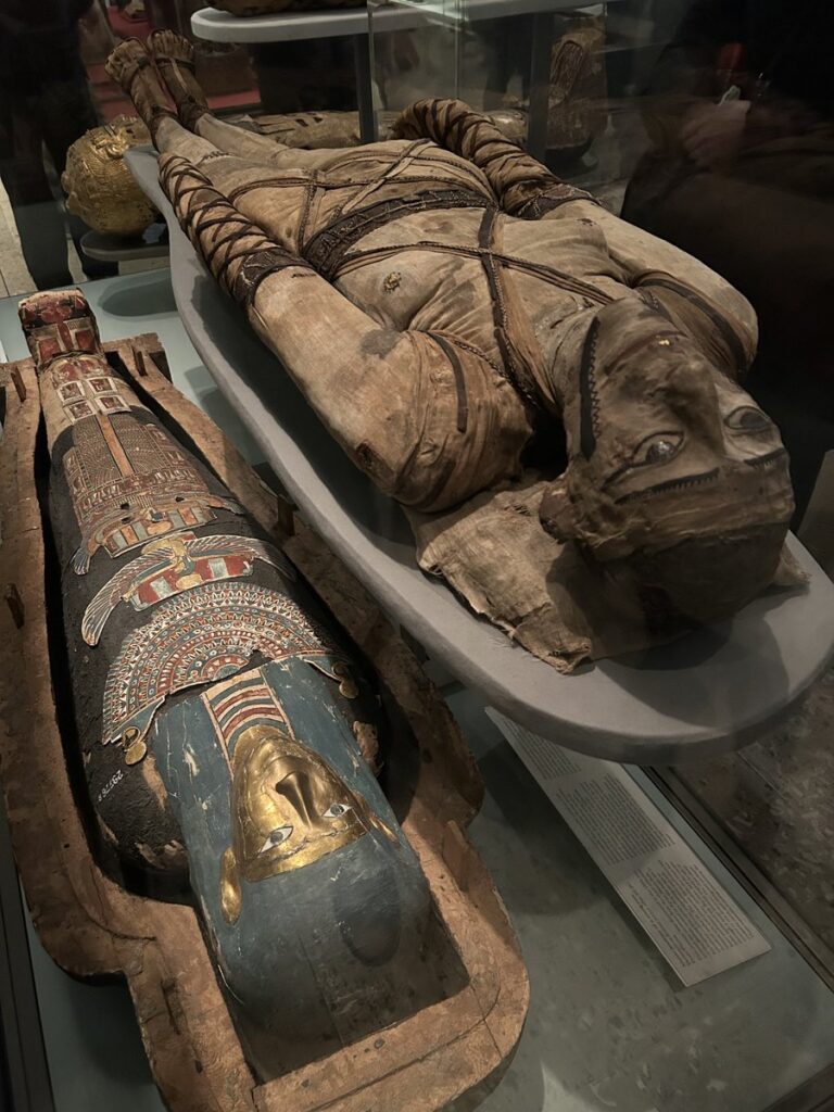 大英博物館Room 62-63の古代エジプトのミイラ