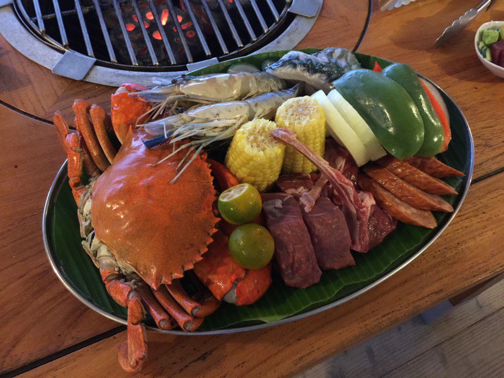 パラオ・パシフィック・リゾートのビーチBBQ