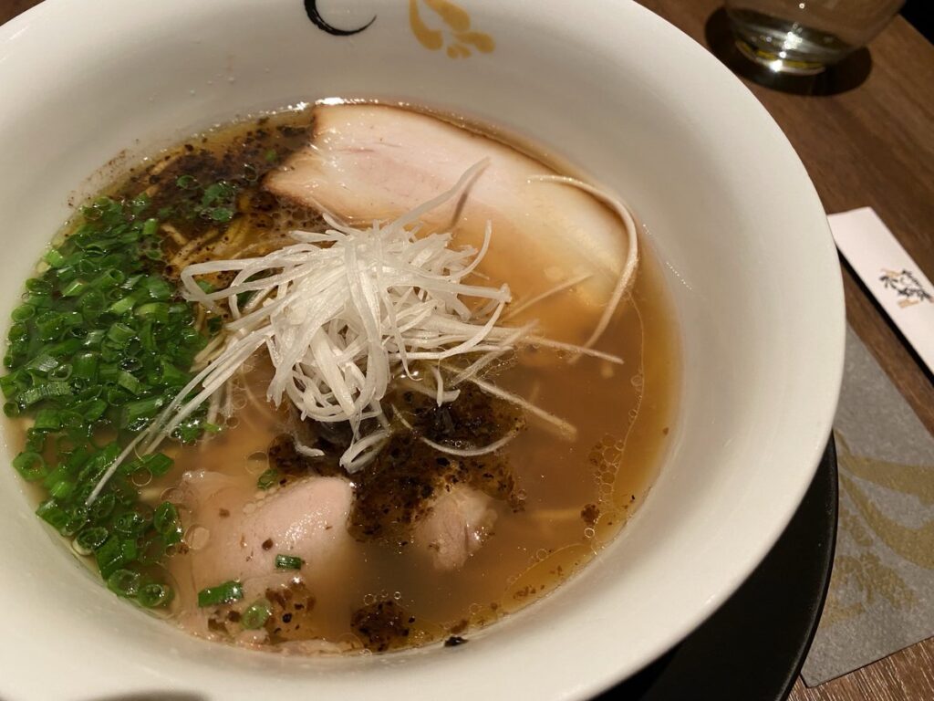 SOBA HOUSE 金色不如帰 IFCモール店のハマグリ醤油ラーメン