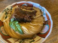 名物、翼果楼の「焼鯖そうめん」