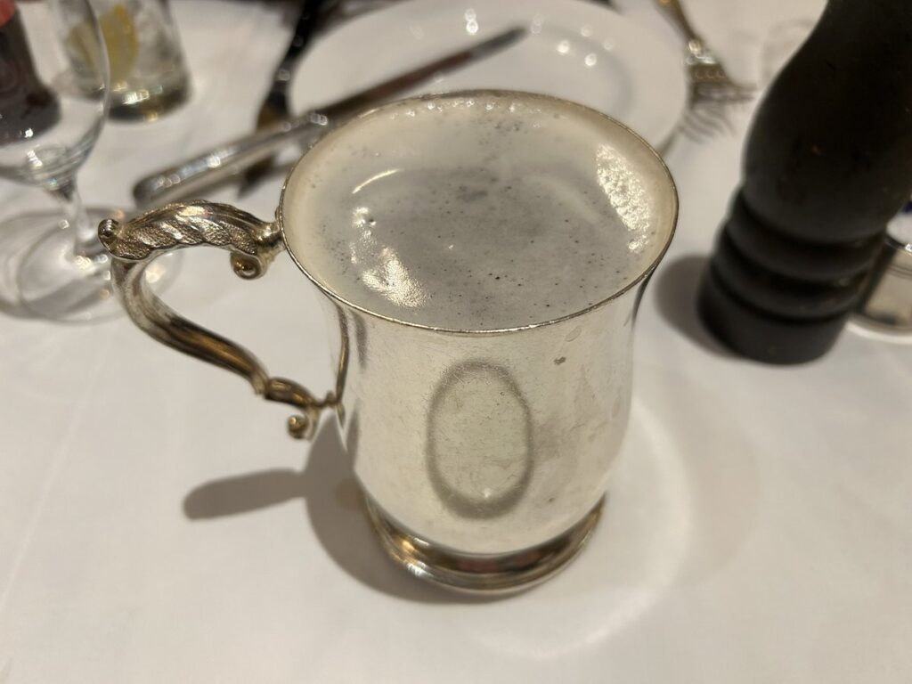 Rules Restaurantの銀製タンカード